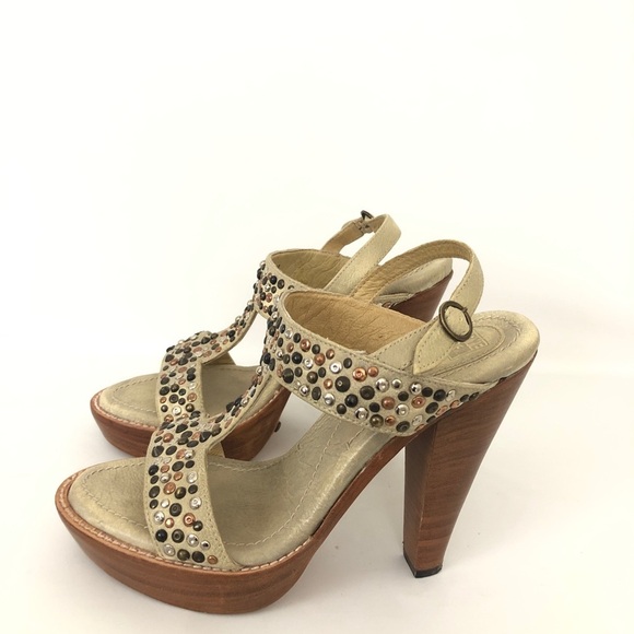 Frye Size 7.5 Joy Studded Bone T-Strap Sandals - Picture 3 of 6